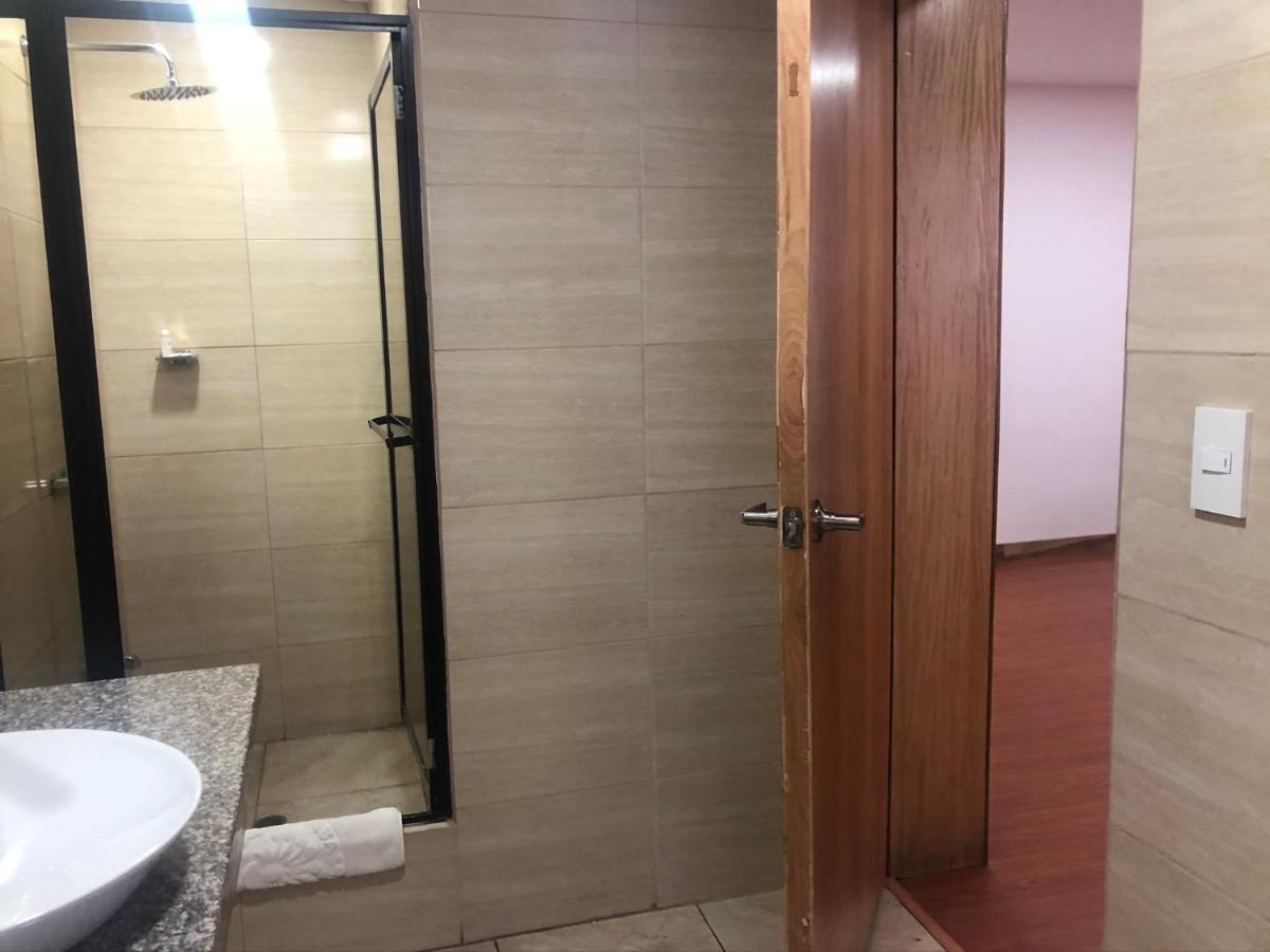 Hotel Ambassador Кито Екстериор снимка