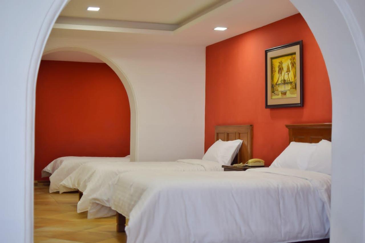 Hotel Ambassador Кито Екстериор снимка