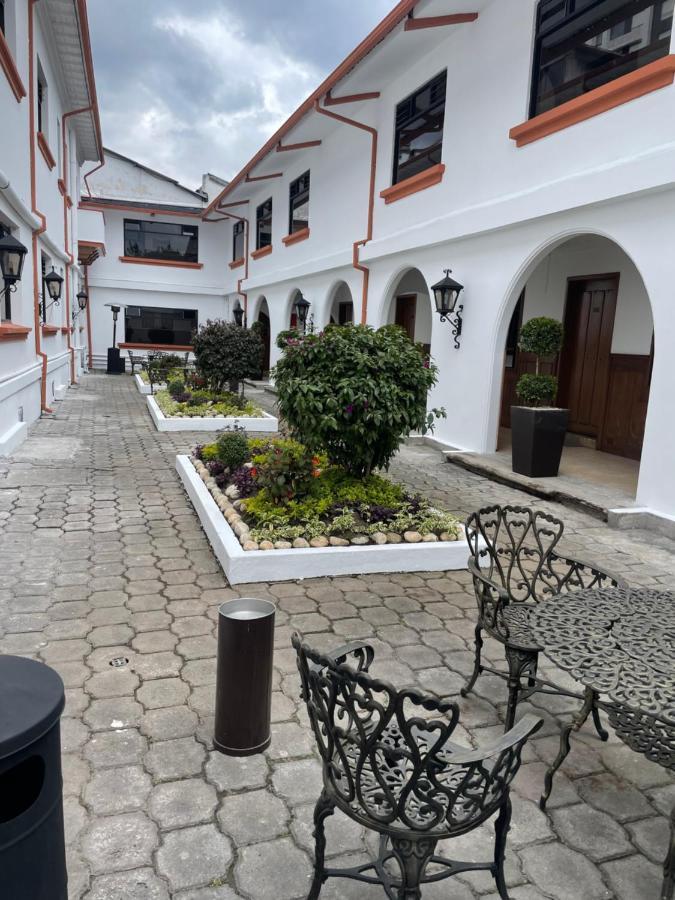 Hotel Ambassador Кито Екстериор снимка