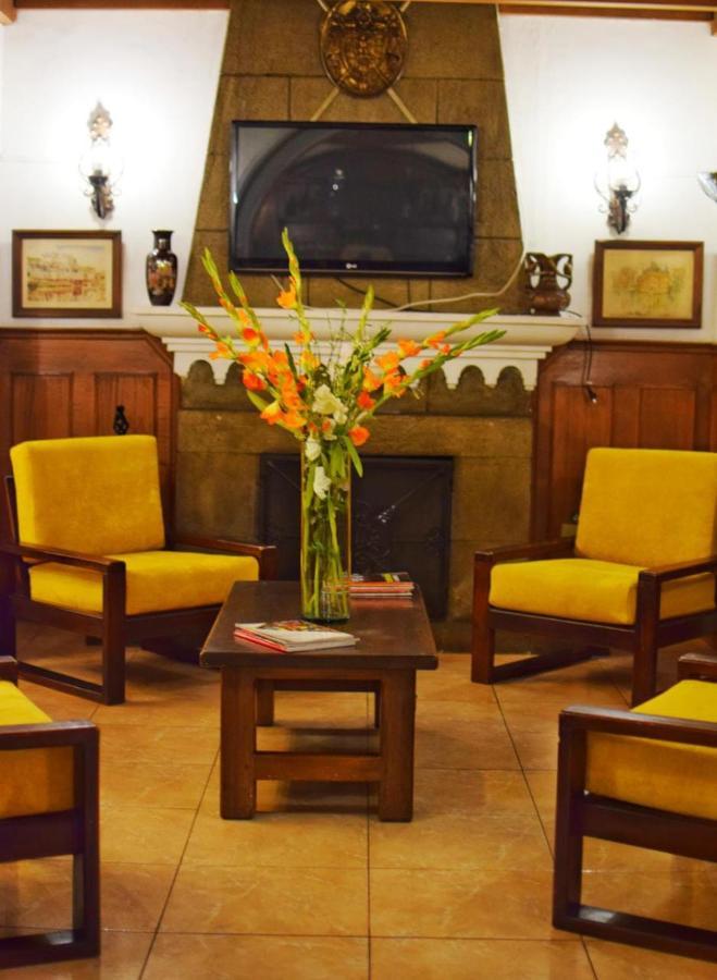 Hotel Ambassador Кито Екстериор снимка