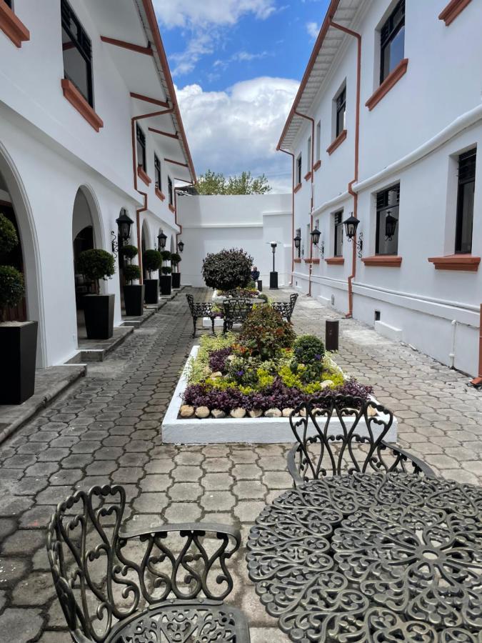 Hotel Ambassador Кито Екстериор снимка