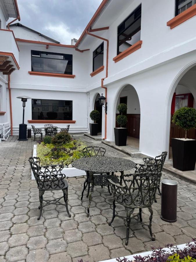 Hotel Ambassador Кито Екстериор снимка