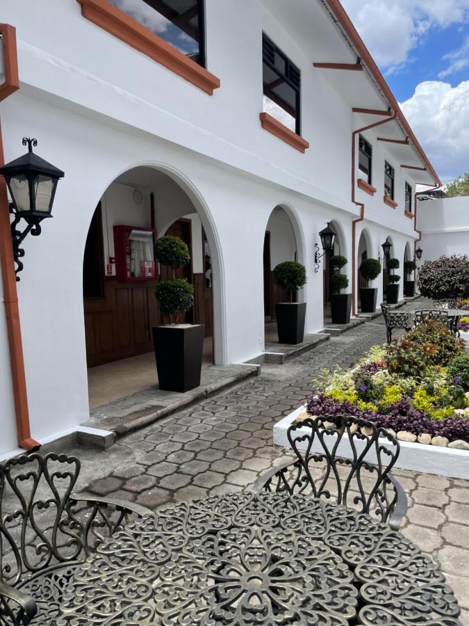 Hotel Ambassador Кито Екстериор снимка