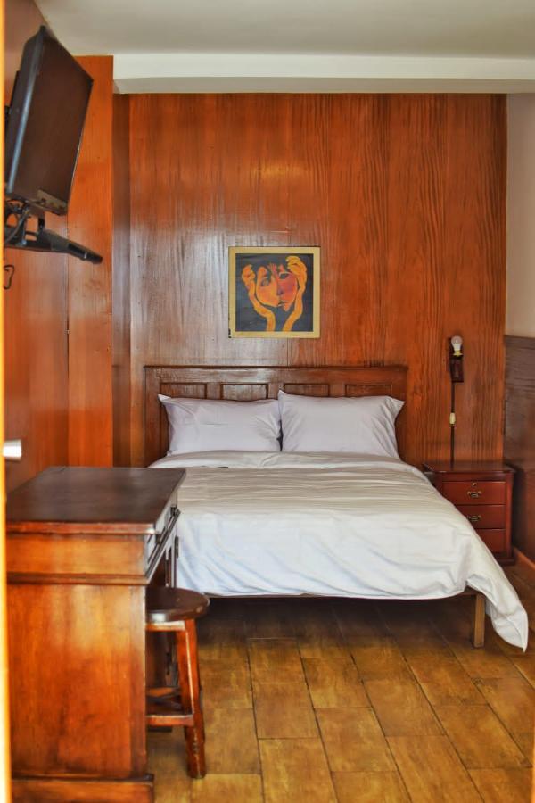 Hotel Ambassador Кито Екстериор снимка